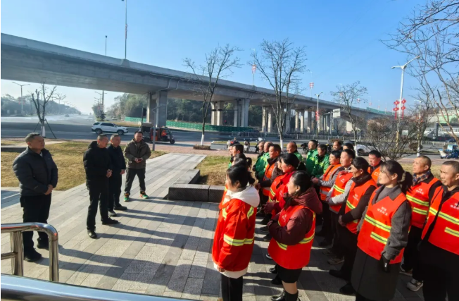 王輝德、余良光分別走訪(fǎng)慰問(wèn)一線(xiàn)干部職工并檢查安全生產(chǎn)工作